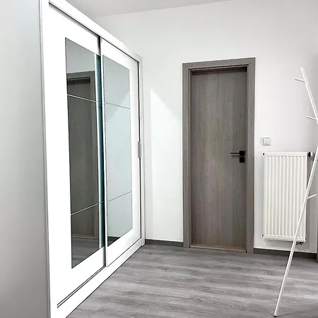 Lakeside アパート *